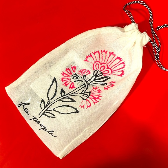 Free People Black Glass Flower Choker 🖤 - Picture 11 of 12